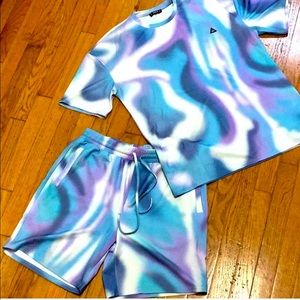 MENS SHORT SET 🩳 size Large